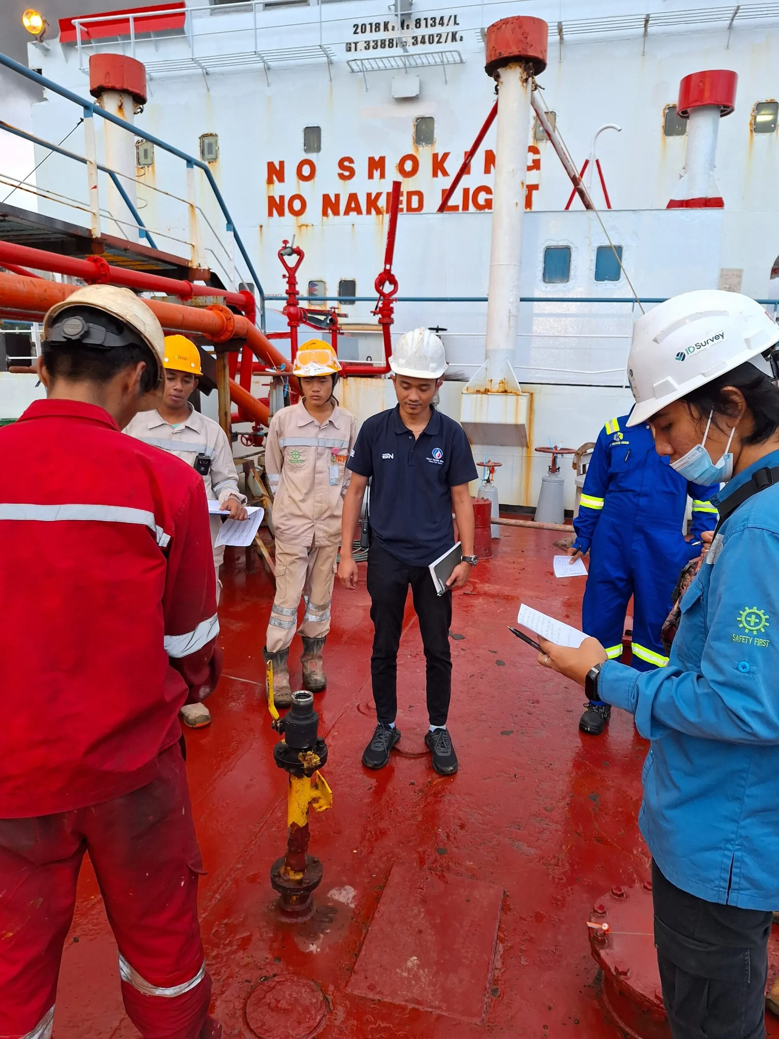 SOUNDING KAPAL BEFORE DISCHARGE DI IWIP WEDA BAY